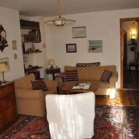 Apartment Chesa Dimvih Zuoz