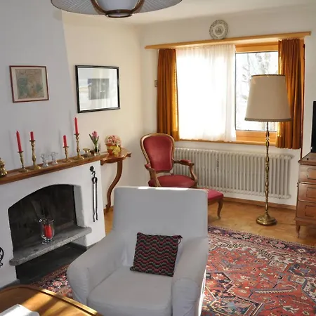 Apartment Chesa Dimvih Zuoz